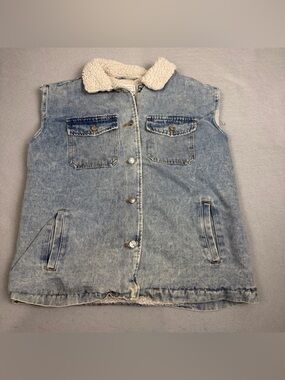 Stoosh Vintage Customized Denim Sherpa-Lined Vest Light Blue Wash